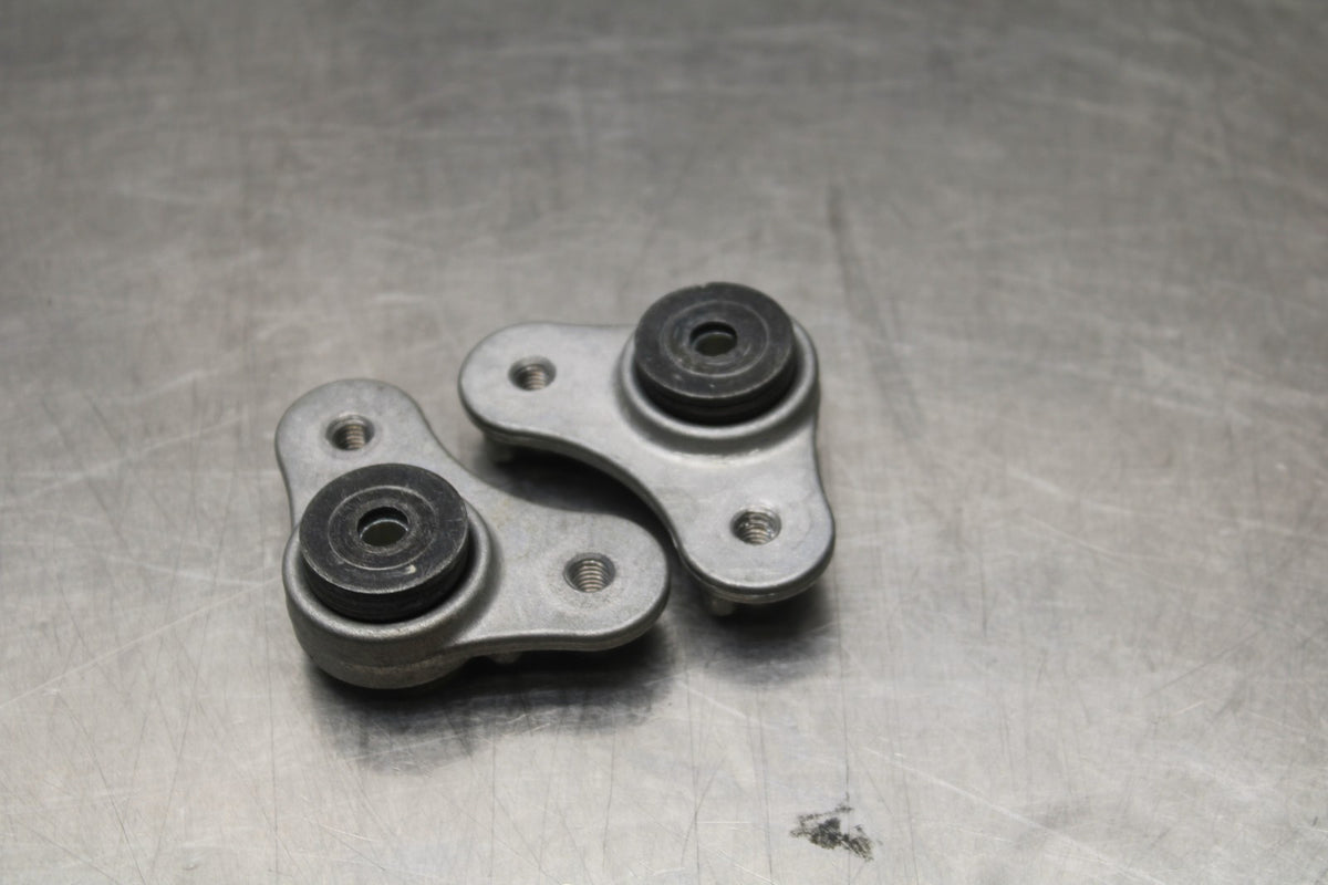 18 YAMAHA SUPER TENERE FRONT GAS TANK BRACKET MOUNT SET PAIR BB832