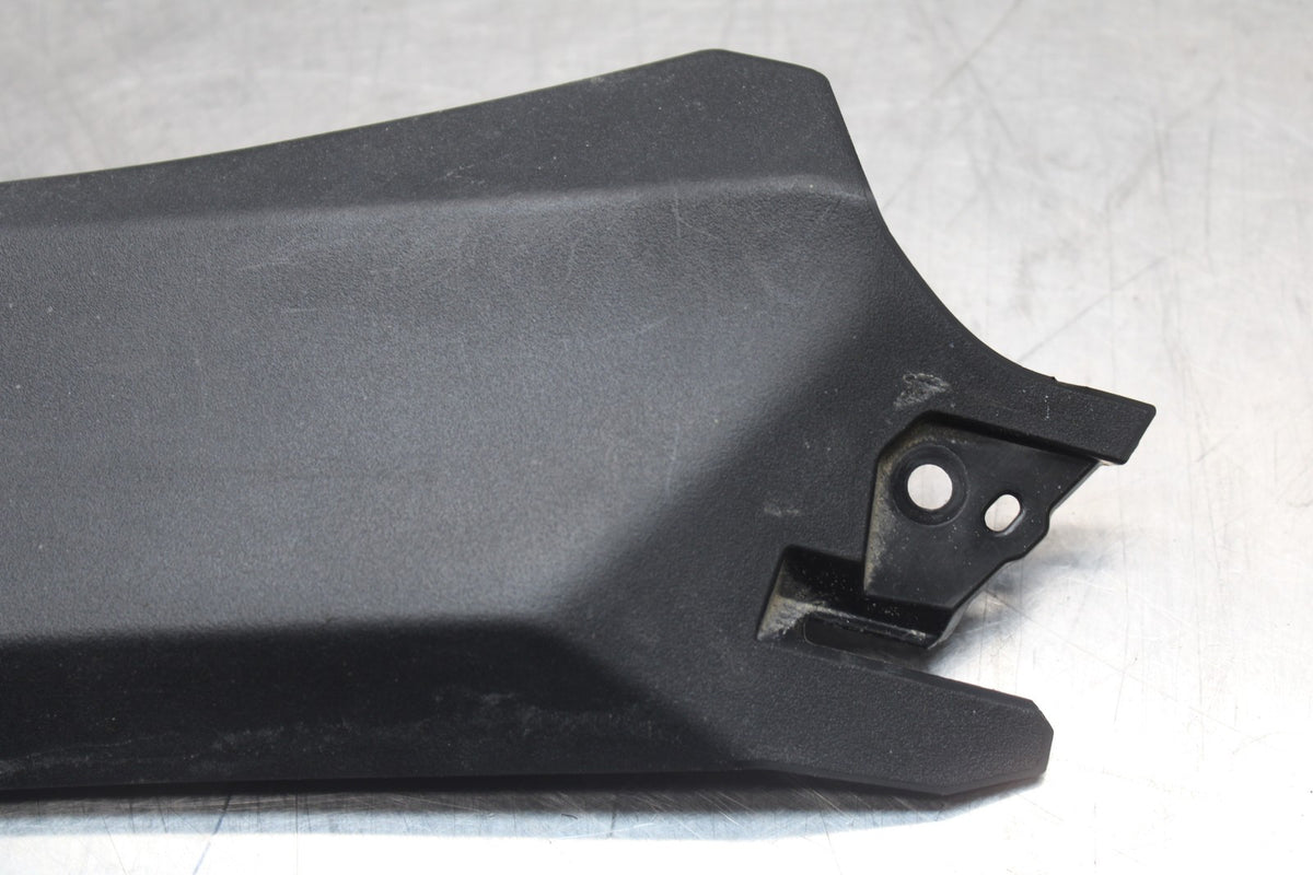 22-25 YAMAHA YZF R7 RIGHT MID UPPER SIDE FAIRING COWL PLASTIC BB769