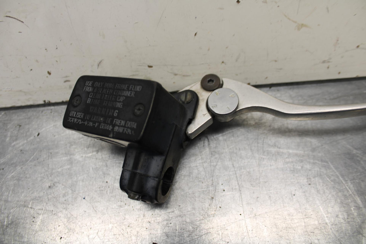 1995 Suzuki RF600R FRONT BRAKE MASTER CYLINDER w/ LEVER BB615