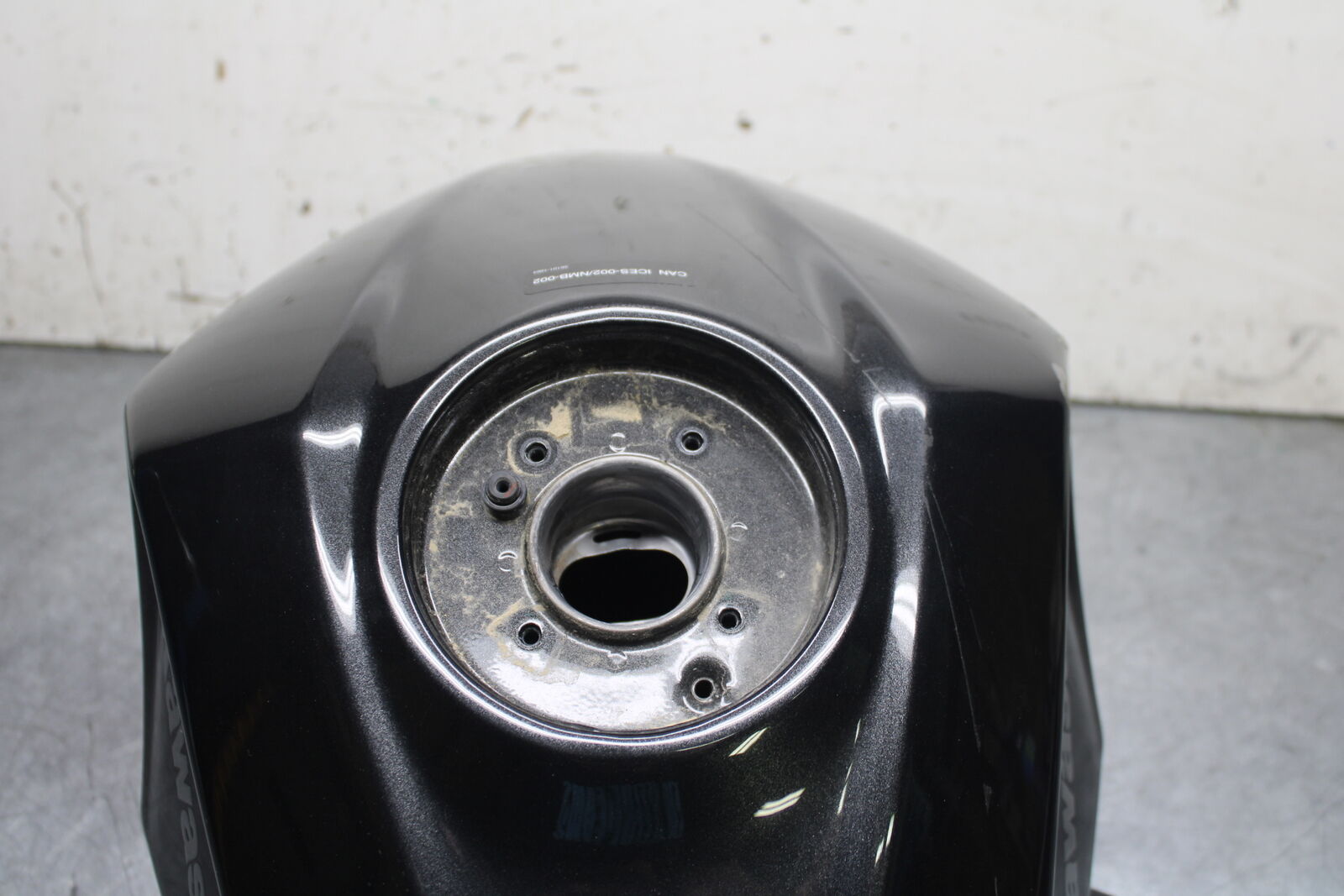 18-23 KAWASAKI NINJA 400 EX400 ABS GAS TANK FUEL CELL PETROL RESERVOIR BB747