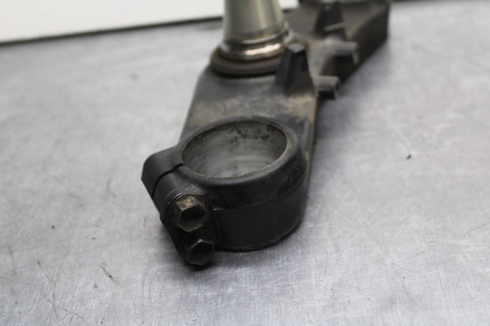 00-02 KAWASAKI NINJA ZX6R FRONT FORKS CLAMP LOWER TRIPLE TREE STEM BB750