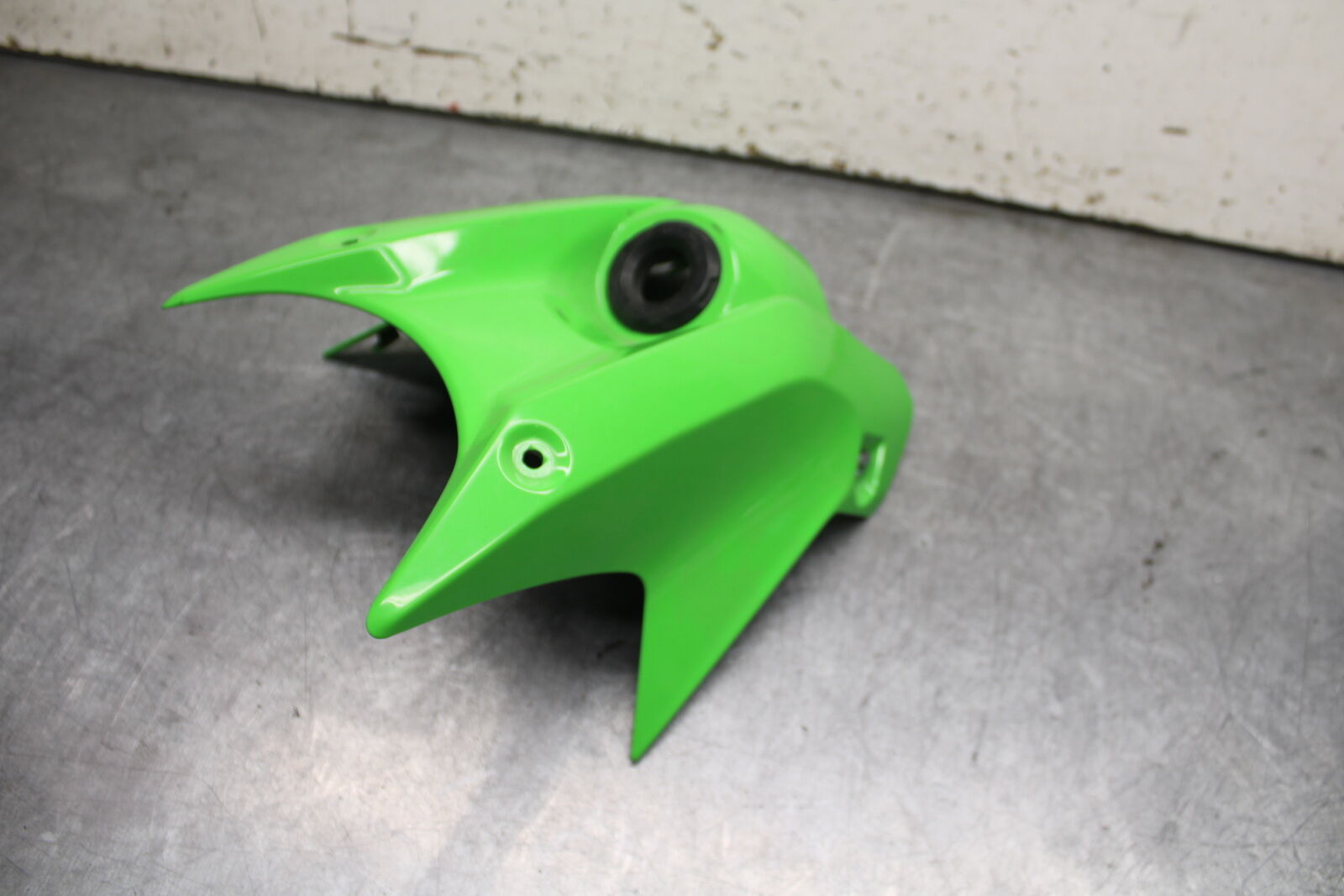 18-24 KAWASAKI NINJA 650 IGNITION TRIM PANEL COVER BB725