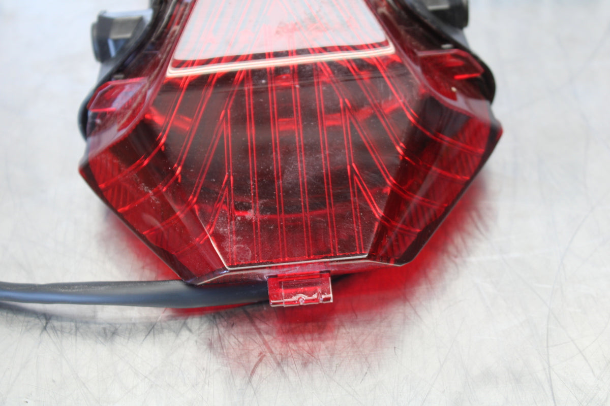 23 YAMAHA YZF R3 REAR TAIL TAILLIGHT BACK BRAKE LIGHT BB147