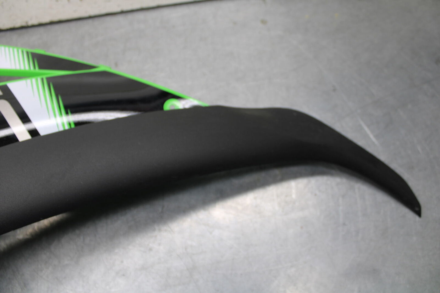 16 KAWASAKI NINJA ZX10R RIGHT LOWER MID SIDE FAIRING COWL  55028-0337-6Z  BB650