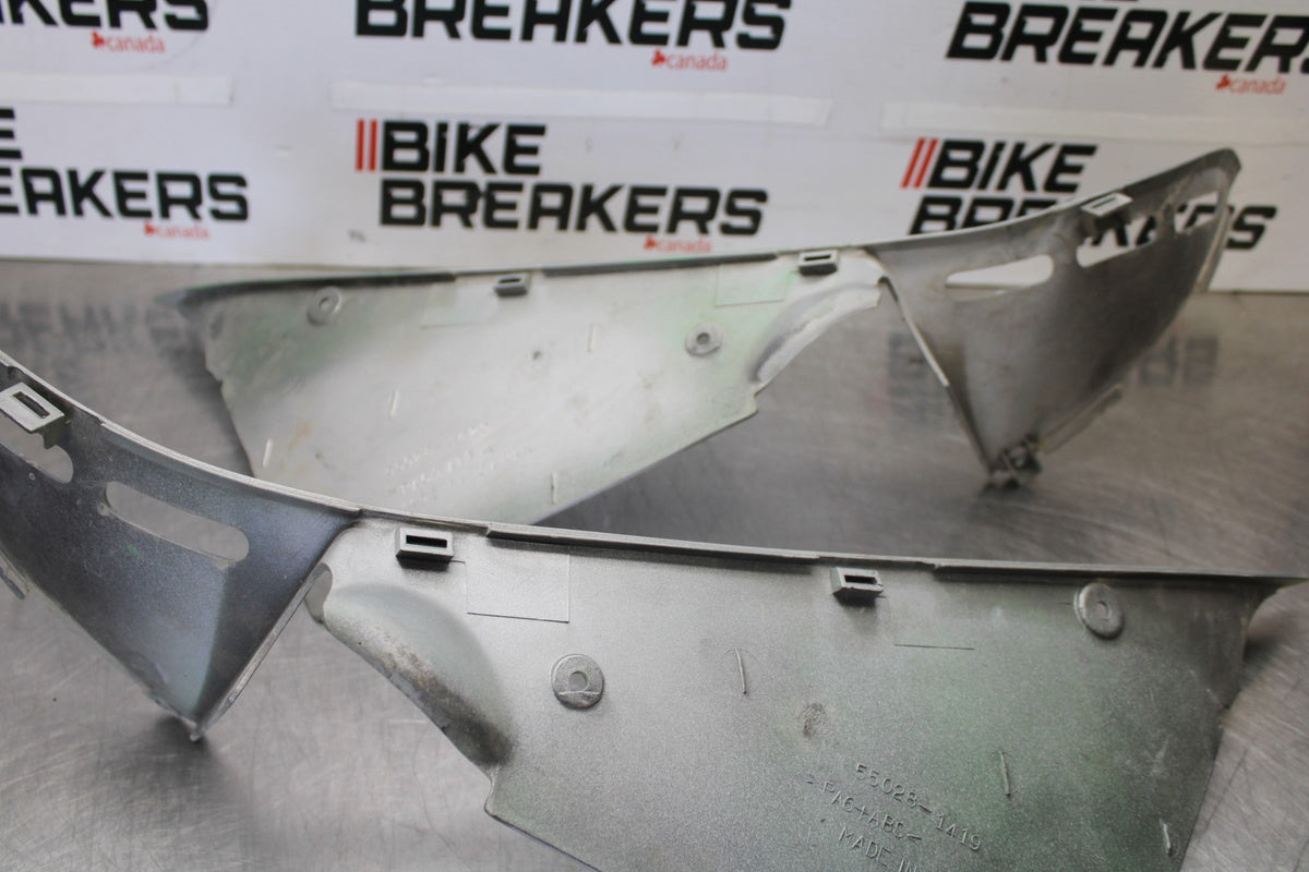 00-05 KAWASAKI NINJA ZX12R LOWER FRONT UPPER INNER HEADLIGHT COWL FAIRING  BB892