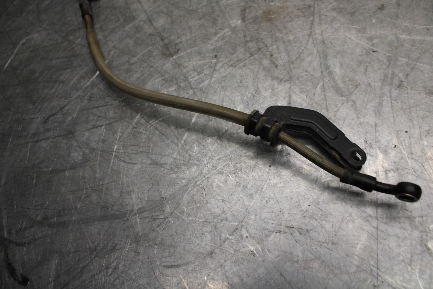 18 YAMAHA YZF R1  FRONT BRAKE CALIPER HOSES LINES BB473