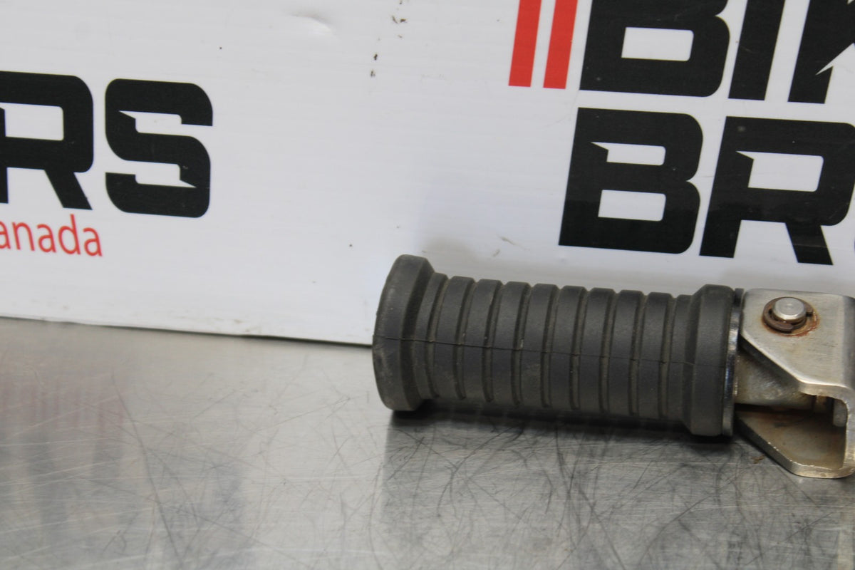 05 TRIUMPH ROCKET III REAR PASSENGER FOOT STEP PEG BB186