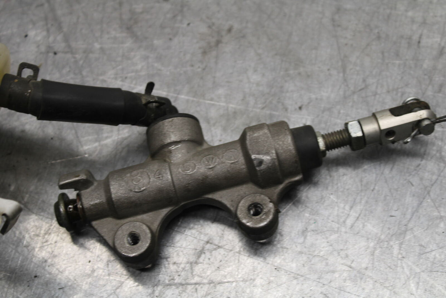 06 YAMAHA YZF R6 REAR BACK BRAKE MASTER CYLINDER W RESERVOIR BB716