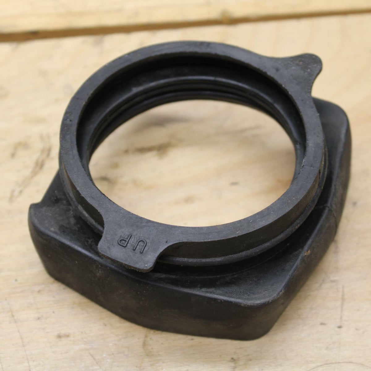 09-10 SUZUKI BOULEVARD M109R DRIVE SHAFT SEAL RUBBER BB318