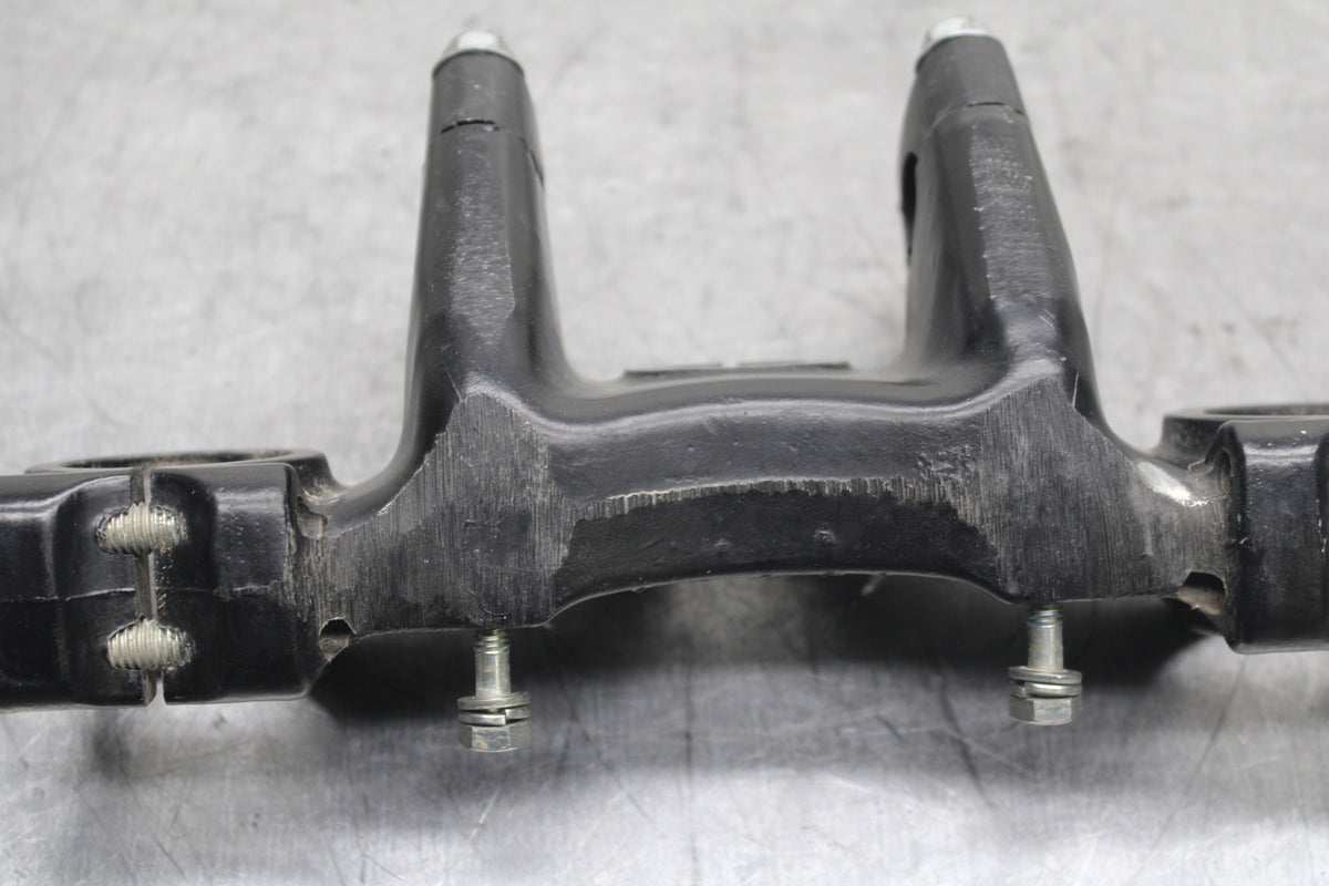 82-83 YAMAHA IT175 FORKS UPPER TRIPLE TREE CLAMP BB108