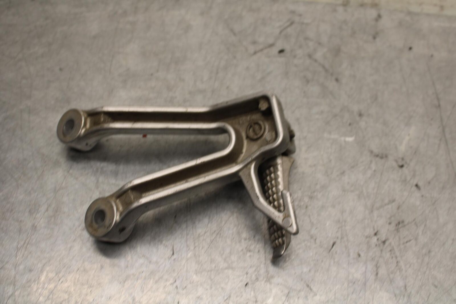 2006 Suzuki SV650S LEFT REAR BACK PASSENGER PEG BB65