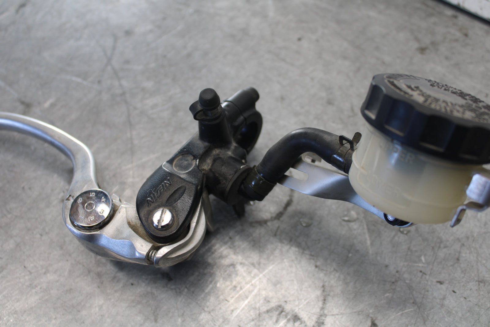 07-08 TRIUMPH DAYTONA 675 FRONT BRAKE MASTER CYLINDER w/ LEVER T2025700 BB685