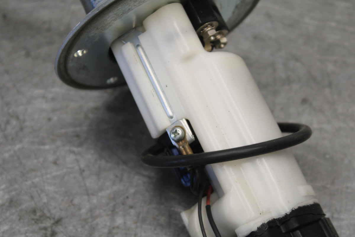 06-07 SUZUKI GSXR 600 FUEL PUMP GAS PETROL SENDER UNIT BB694