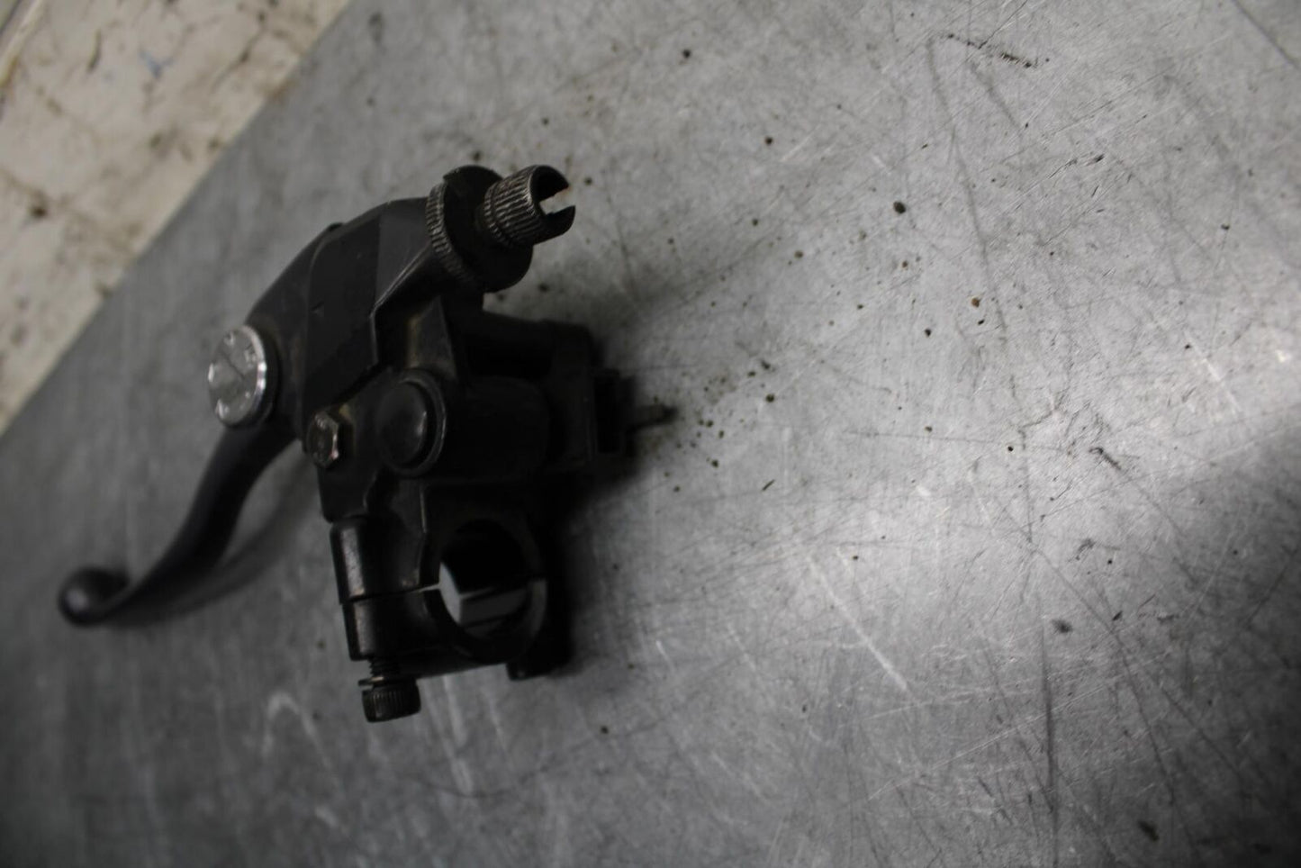 2001 Kawasaki Ninja ZX6 ZX600E CLUTCH PERCH MOUNT WITH LEVER  BB547