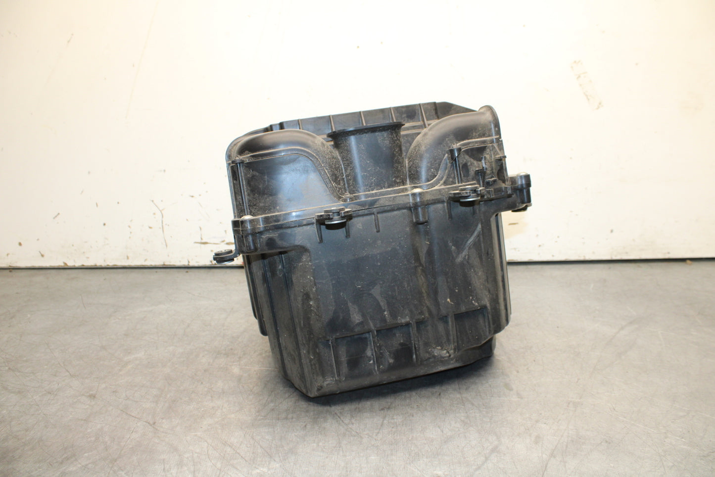 22-24 YAMAHA XSR900 AIRBOX AIR INTAKE FILTER BOX BB710