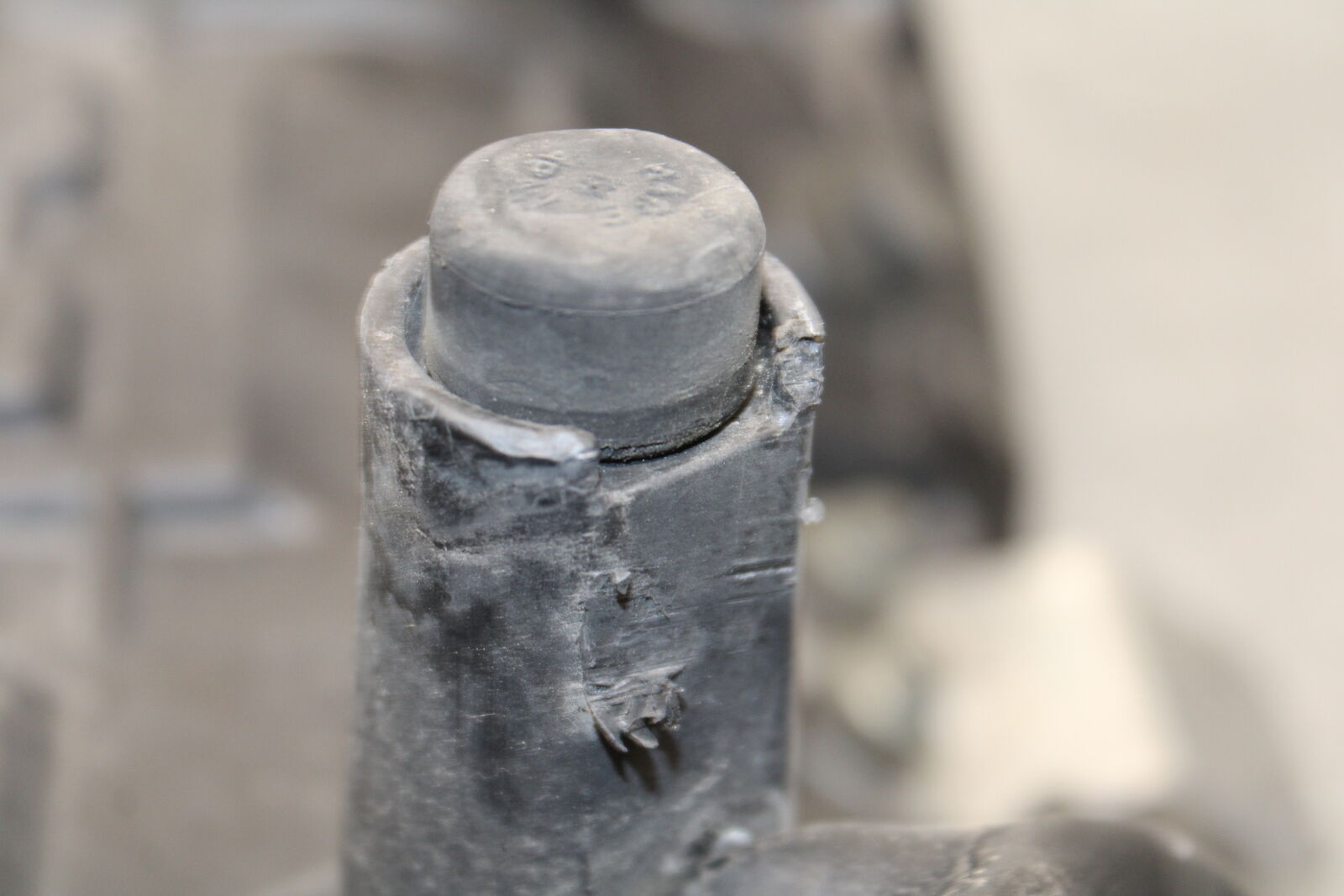 05-09 SUZUKI BOULEVARD C90 FRONT DRIVERS SEAT BB692