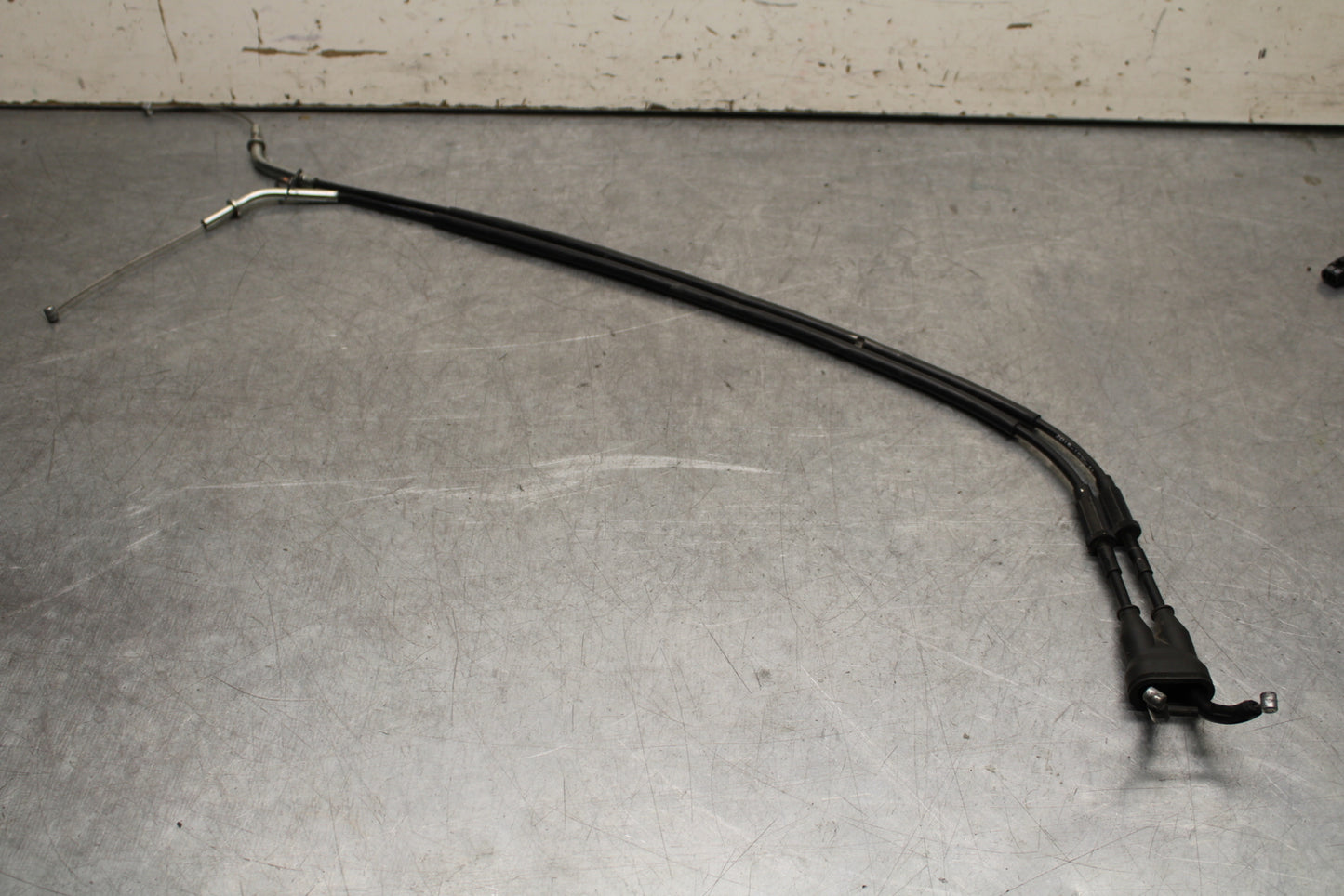 16 KAWASAKI NINJA ZX10R THROTTLE CABLES LINES 54012-0631 BB650