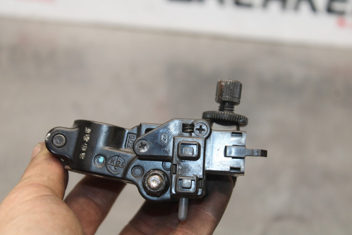 24-25 KAWASAKI NINJA 500 ABS CLUTCH LEVER PERCH MOUNT BRACKET BB899