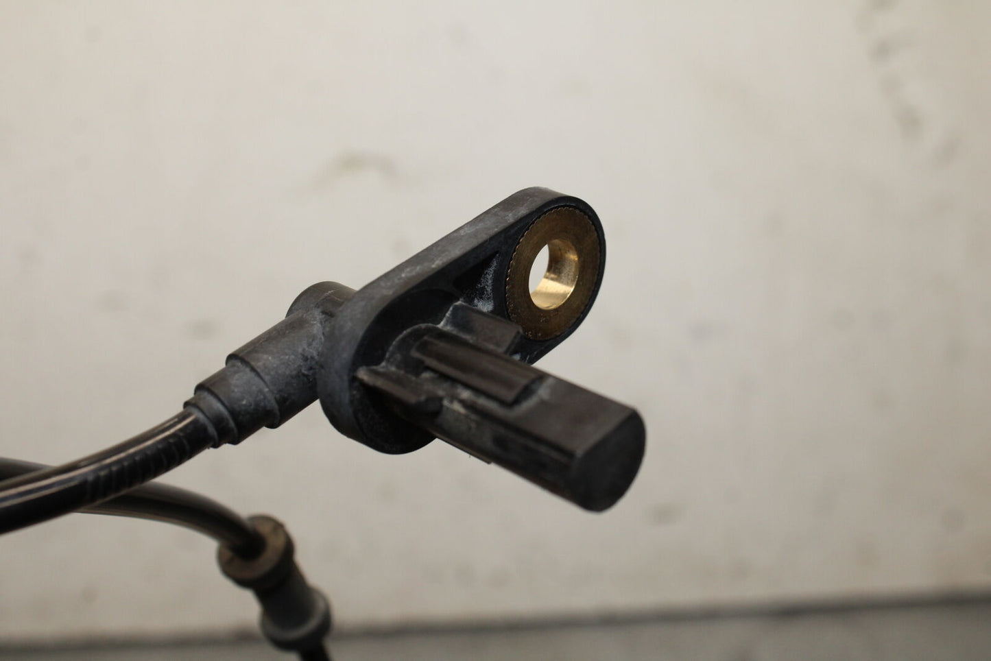 16 KAWASAKI NINJA ZX10R REAR WHEEL SPEED SENSOR BB650