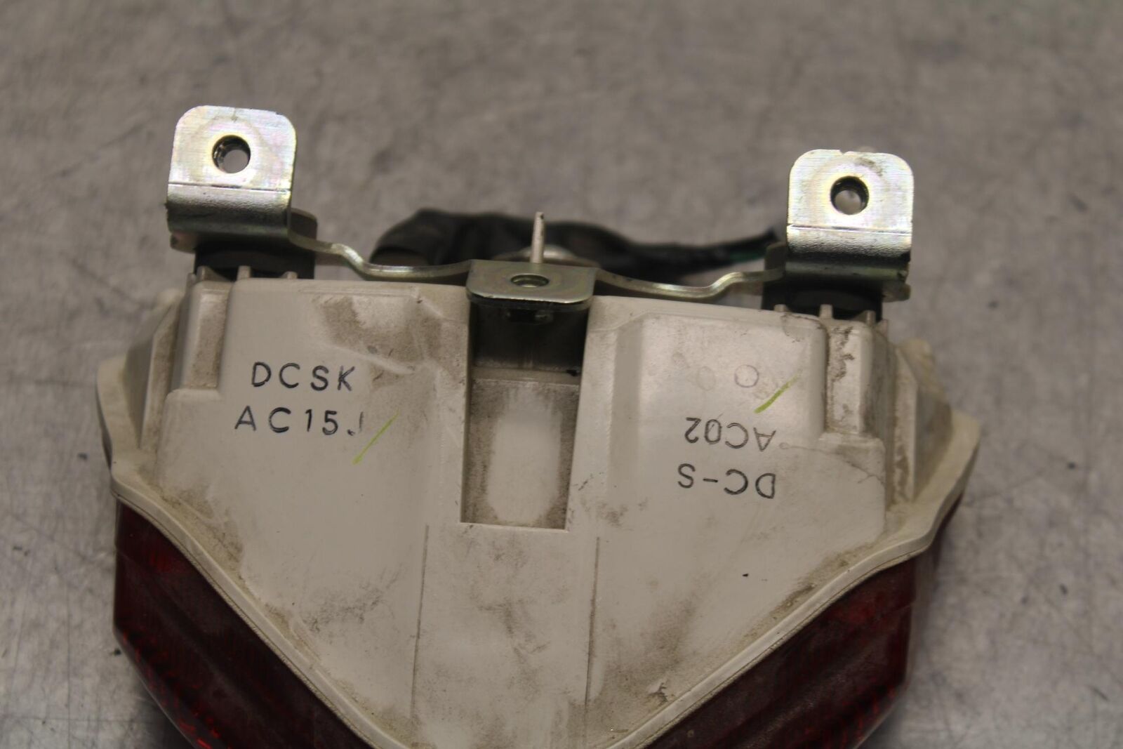 2011 Suzuki GSXR600 REAR TAIL TAILLIGHT BACK BRAKE LIGHT BB602