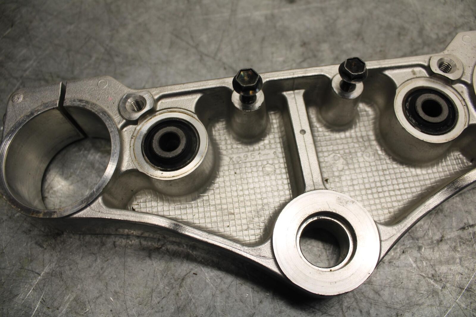 2007 Suzuki Boulevard M50B FORKS UPPER TRIPLE TREE CLAMP BB537