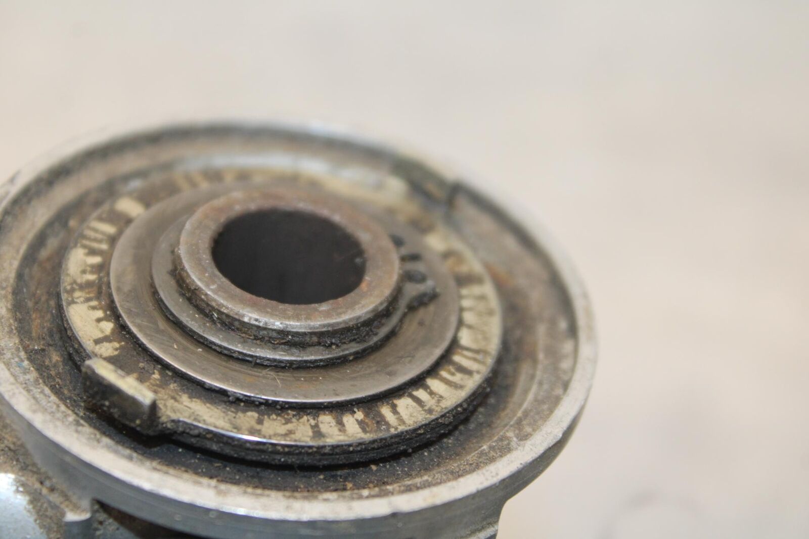 80-83 SUZUKI GS750E SPEEDOMETER DRIVE GEAR  BB82