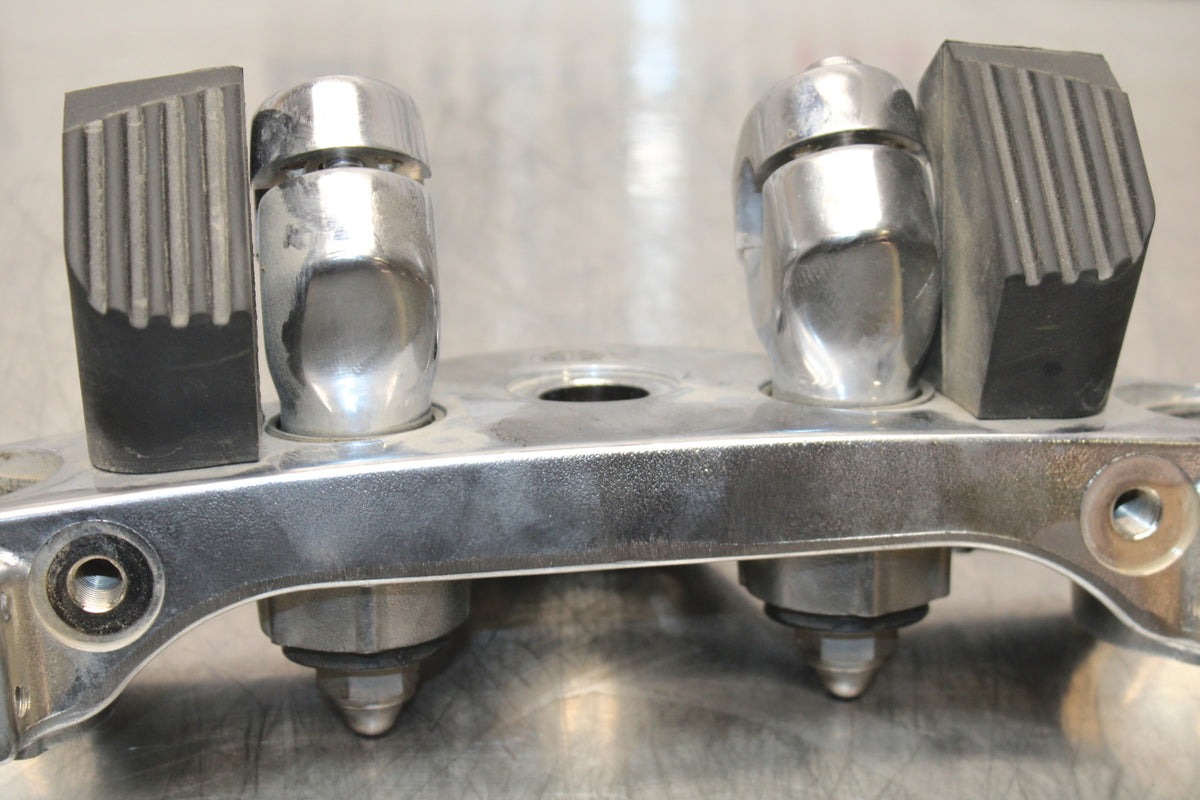 09 YAMAHA ROYAL STAR XVZ1300TF VENTURE FORKS UPPER TRIPLE TREE CLAMP BB151