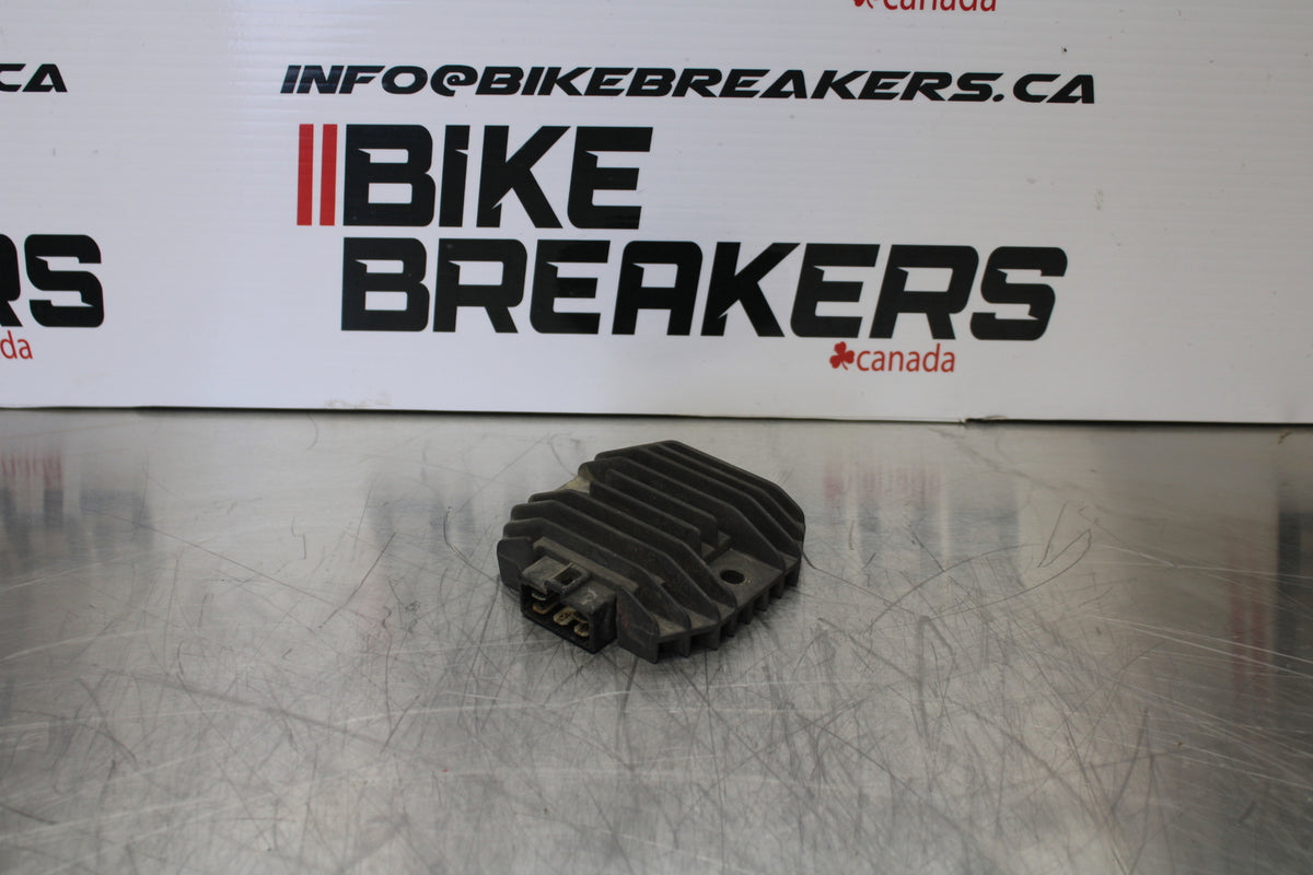 98-05 HONDA SUPER HAWK 1000 VTR1000F RECTIFIER VOLTAGE REGULATOR BB152