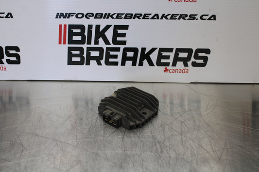 98-05 HONDA SUPER HAWK 1000 VTR1000F RECTIFIER VOLTAGE REGULATOR BB152