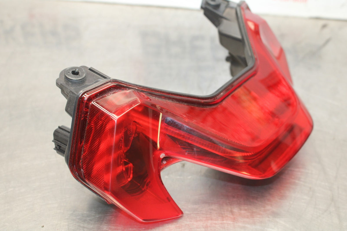 25 KAWASAKI Z900 REAR TAIL TAILLIGHT BACK BRAKE LIGHT BB928
