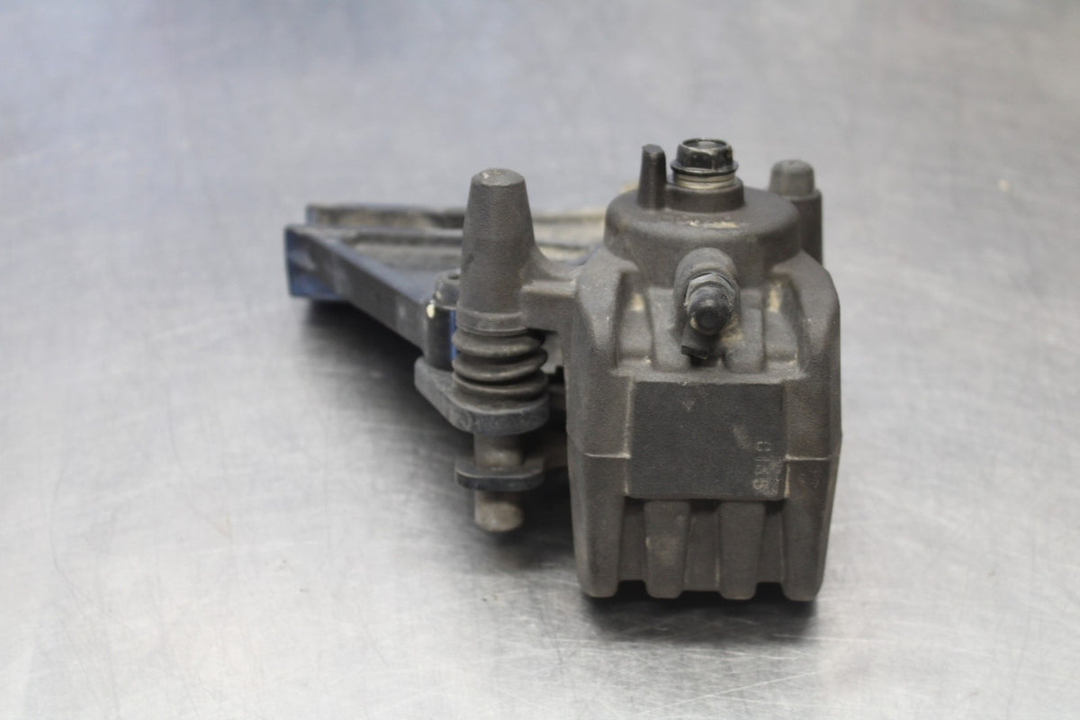 07-08 KAWASAKI NINJA ZX6R REAR BACK BRAKE CALIPER W MOUNT BRACKET BB937