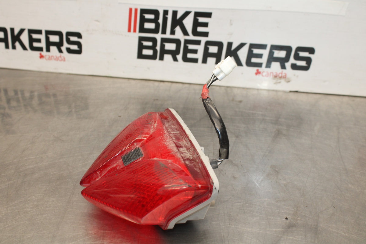 11-24 SUZUKI GSXR750 REAR TAIL TAILLIGHT BACK BRAKE LIGHT BB879
