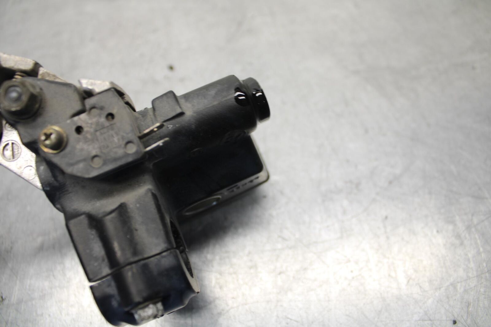 1995 Suzuki RF600R FRONT BRAKE MASTER CYLINDER w/ LEVER BB615