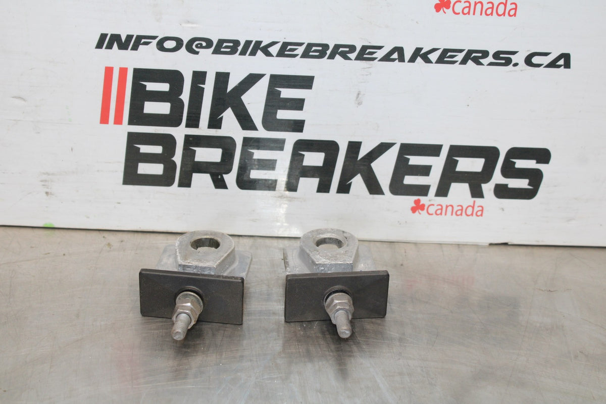 24-25 KAWASAKI ELIMINATOR 450 SWINGARM CHAIN TENSIONER ADJUSTMENT BRACKETS BB869