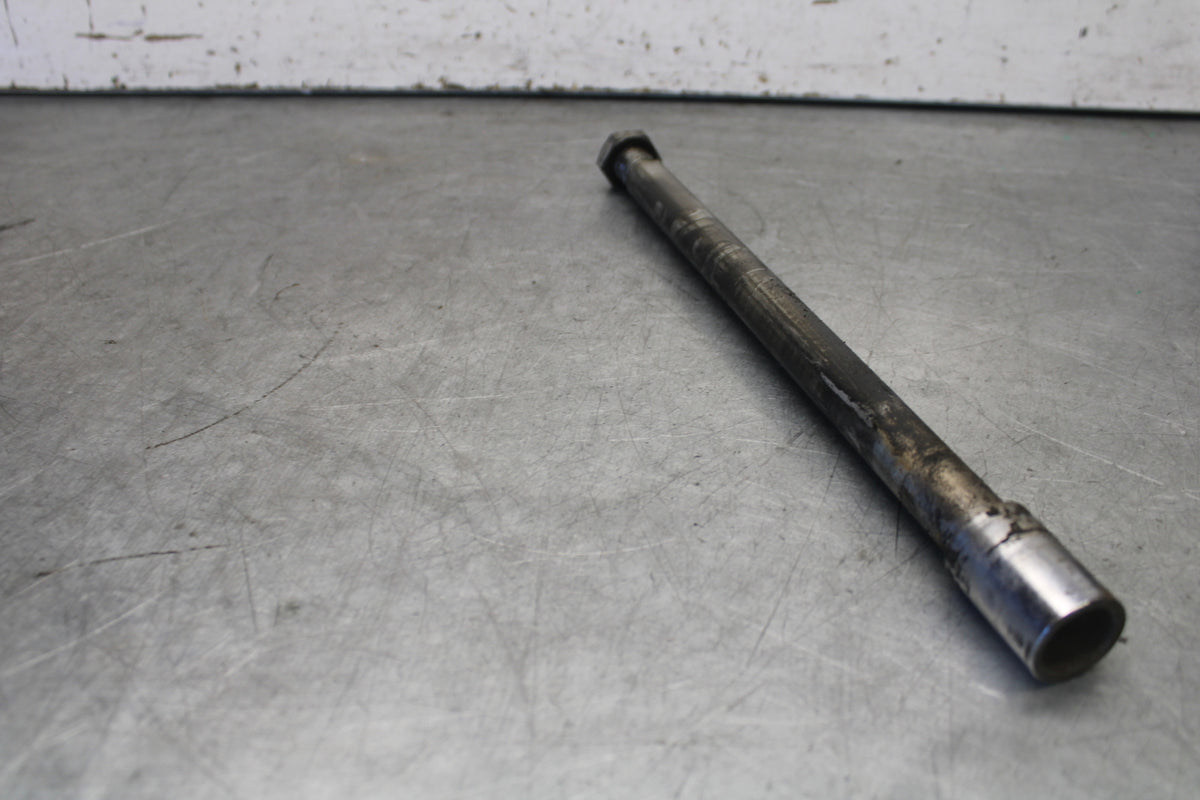 05-06 YAMAHA ROYAL STAR REAR AXLE BACK WHEEL RIM PIVOT BOLT AXEL BB697