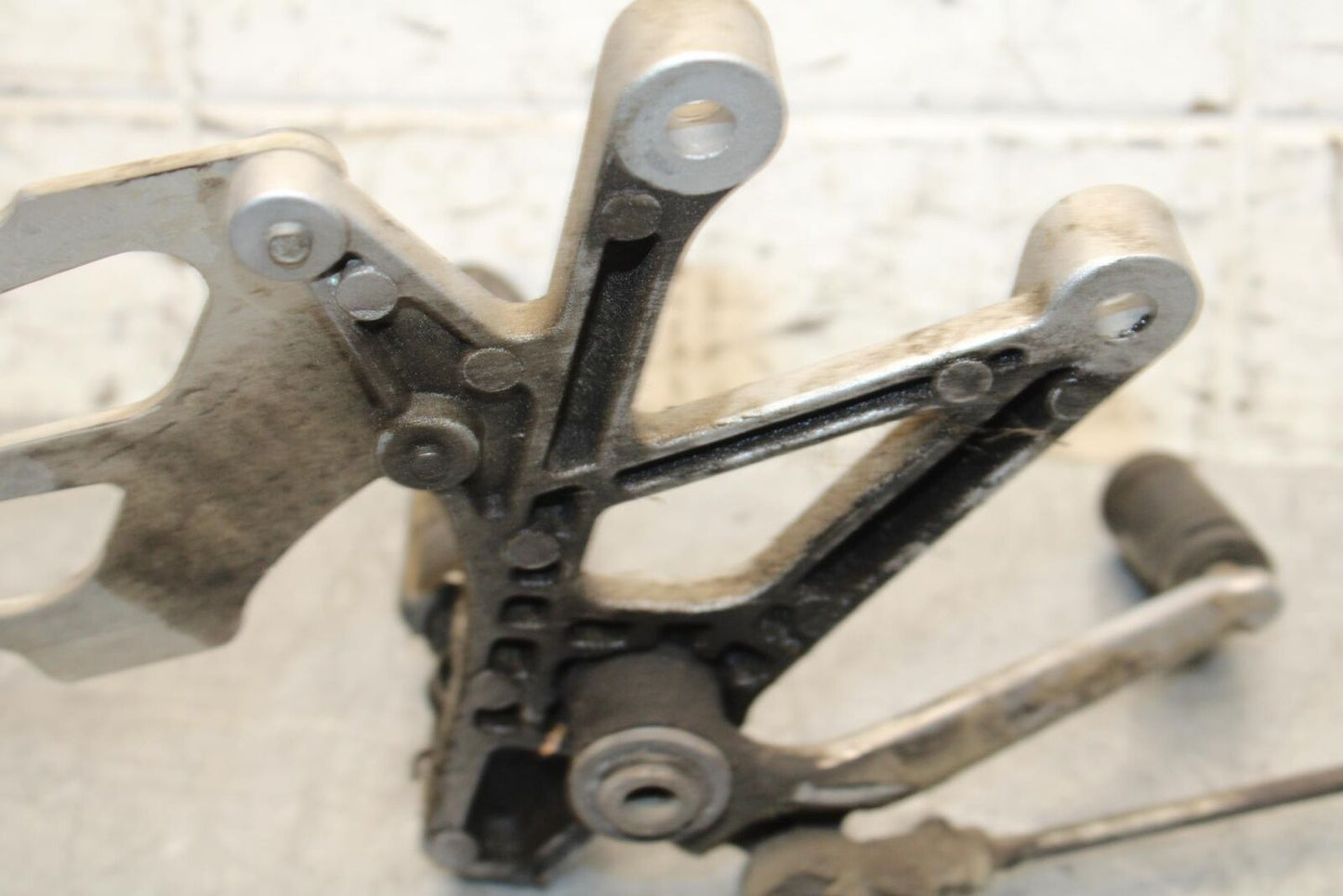 2006 Honda CBR600F4i LEFT REARSET REAR SET FOOT PEG W SHIFTER BB567