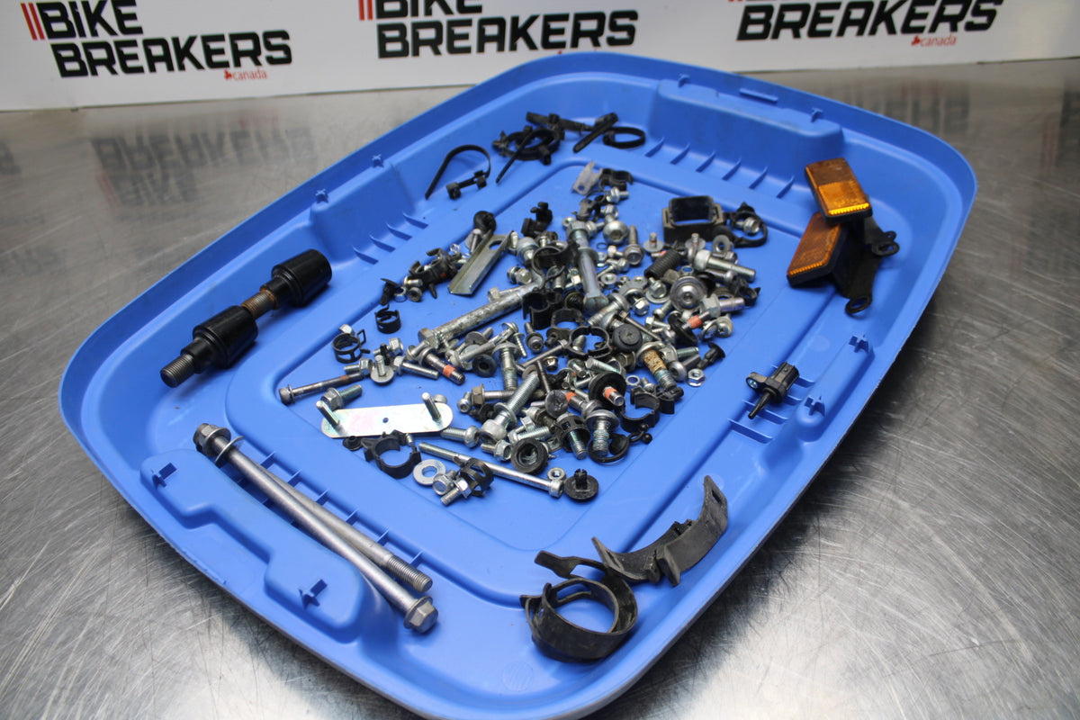 09-15 YAMAHA FZ6R ENGINE MOUNTING BOLTS HARDWARE MOTOR SCREWS BB161