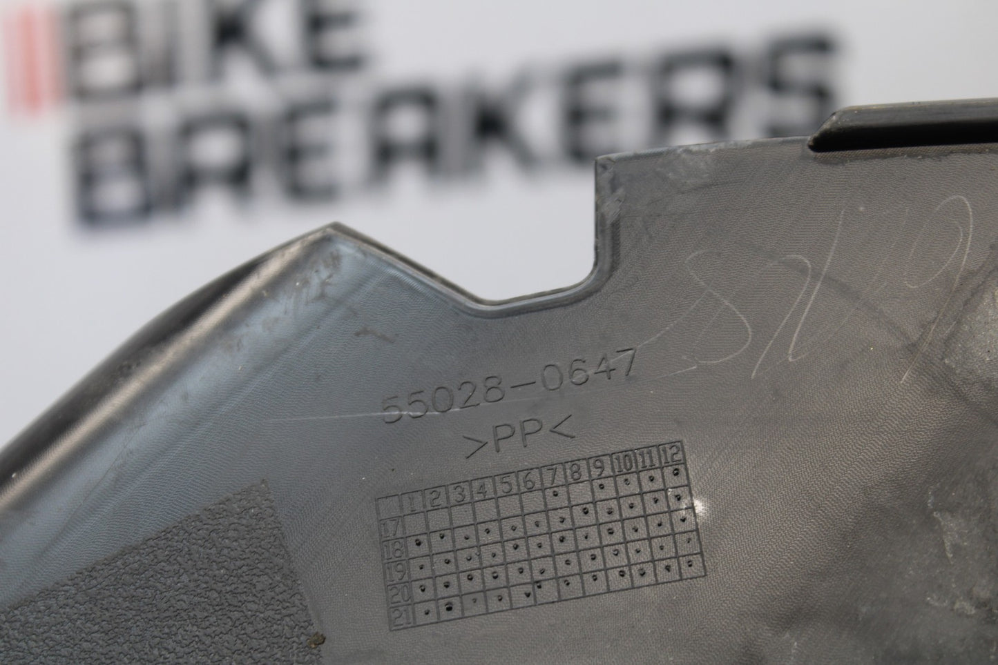 18-23 KAWASAKI NINJA 400 EX400 ABS LOWER FRONT UPPER INNER HEADLIGHT COWL BB192