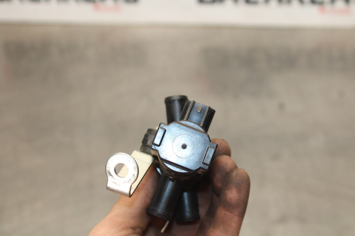 17 YAMAHA YZF R6 AIR VALVE SOLENOID TOP ENGINE SWITCH SENSOR BB922