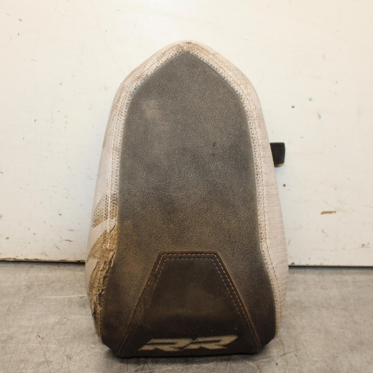 21-23 BMW BMW M1000RR REAR BACK PASSENGER TANDEM SEAT PAD SADDLE PILLION BB623