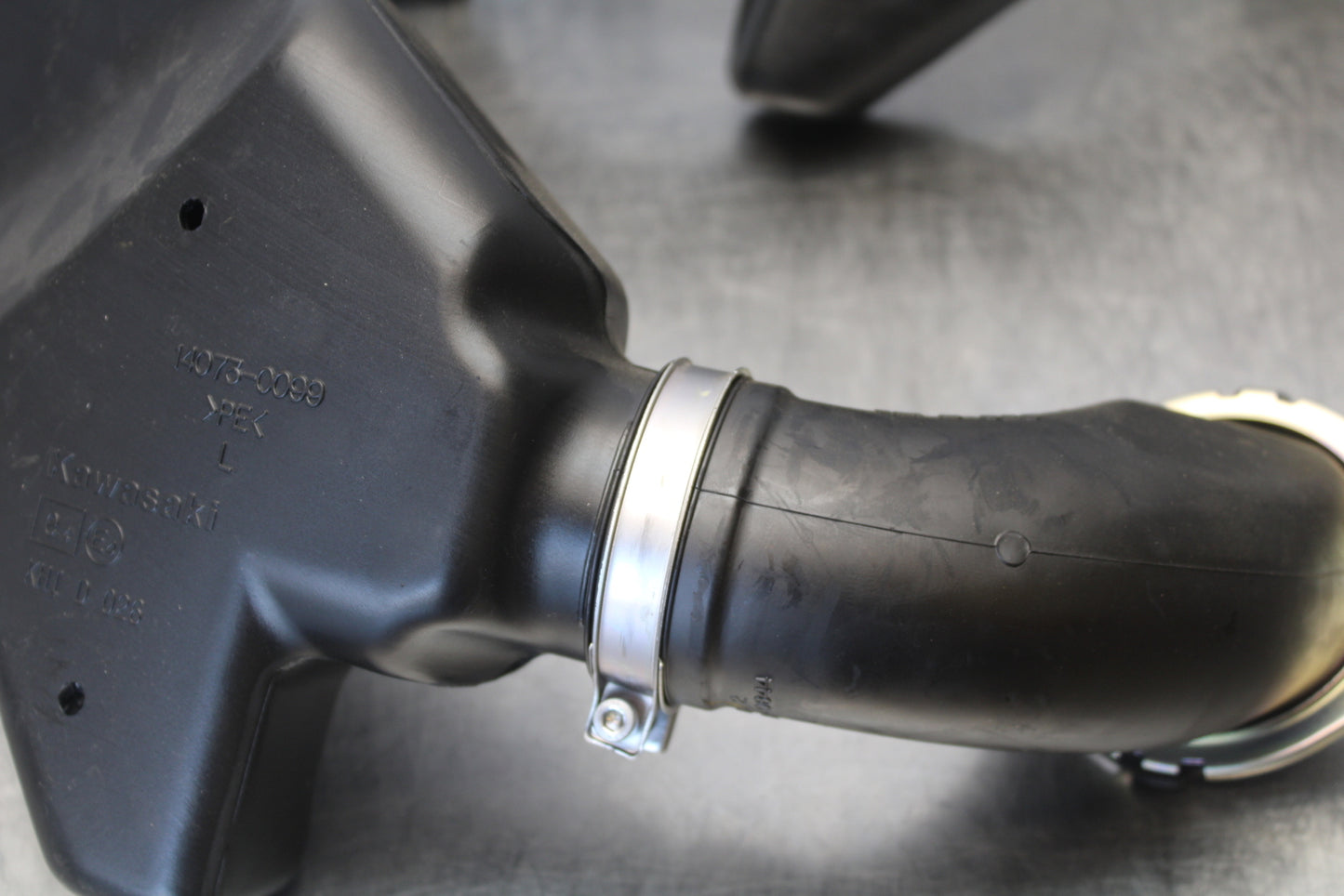 23-24 KAWASAKI NINJA ZX14R NEW!! RIGHT LEFT AIR INTAKE DUCTS BB169