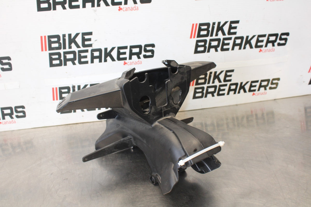 20-23 APRILIA RS660 UPPER FAIRING MIRROR GAUGES STAY BRACKET BB889