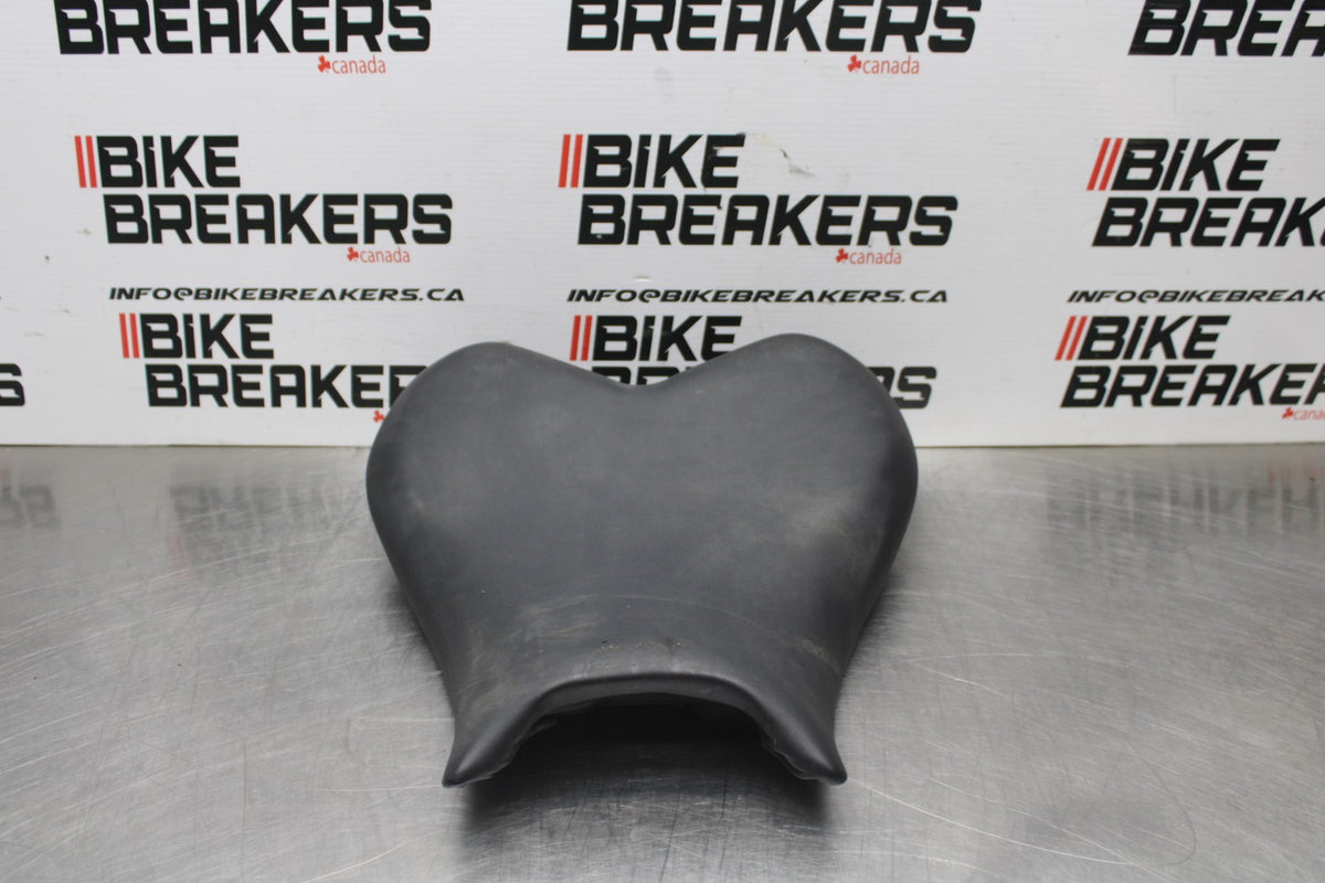 22-25 YAMAHA YZF R7 FRONT DRIVERS SEAT PAD SADDLE PILLION BB850