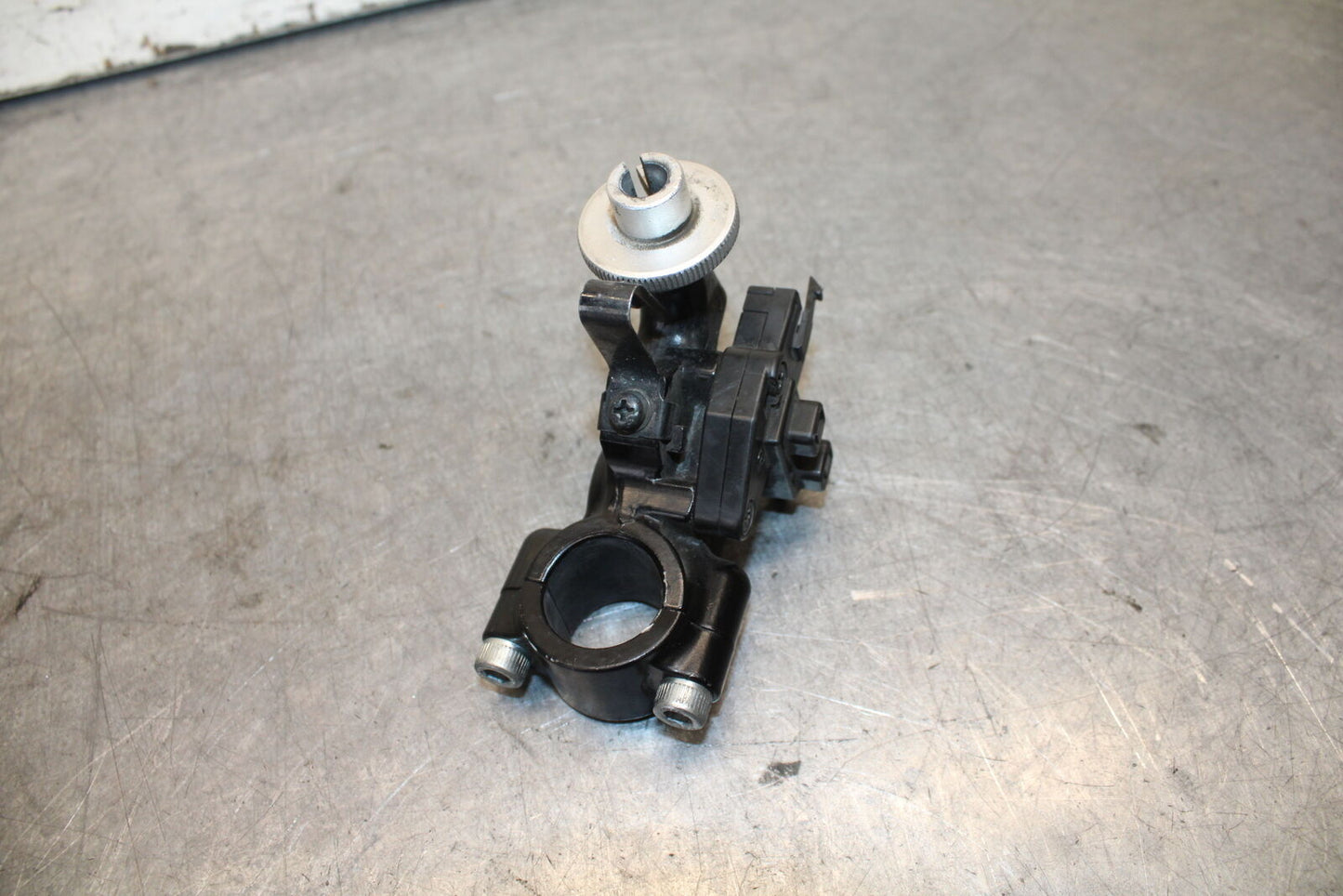 13-18 KAWASAKI NINJA ZX6R CLUTCH LEVER PERCH MOUNT BRACKET BB682