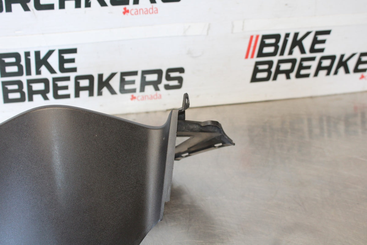 06-07 HONDA INTERCEPTOR 800 VFR800 SPEEDO CLUSTER GAUGE CLUSTER TRIM BB917