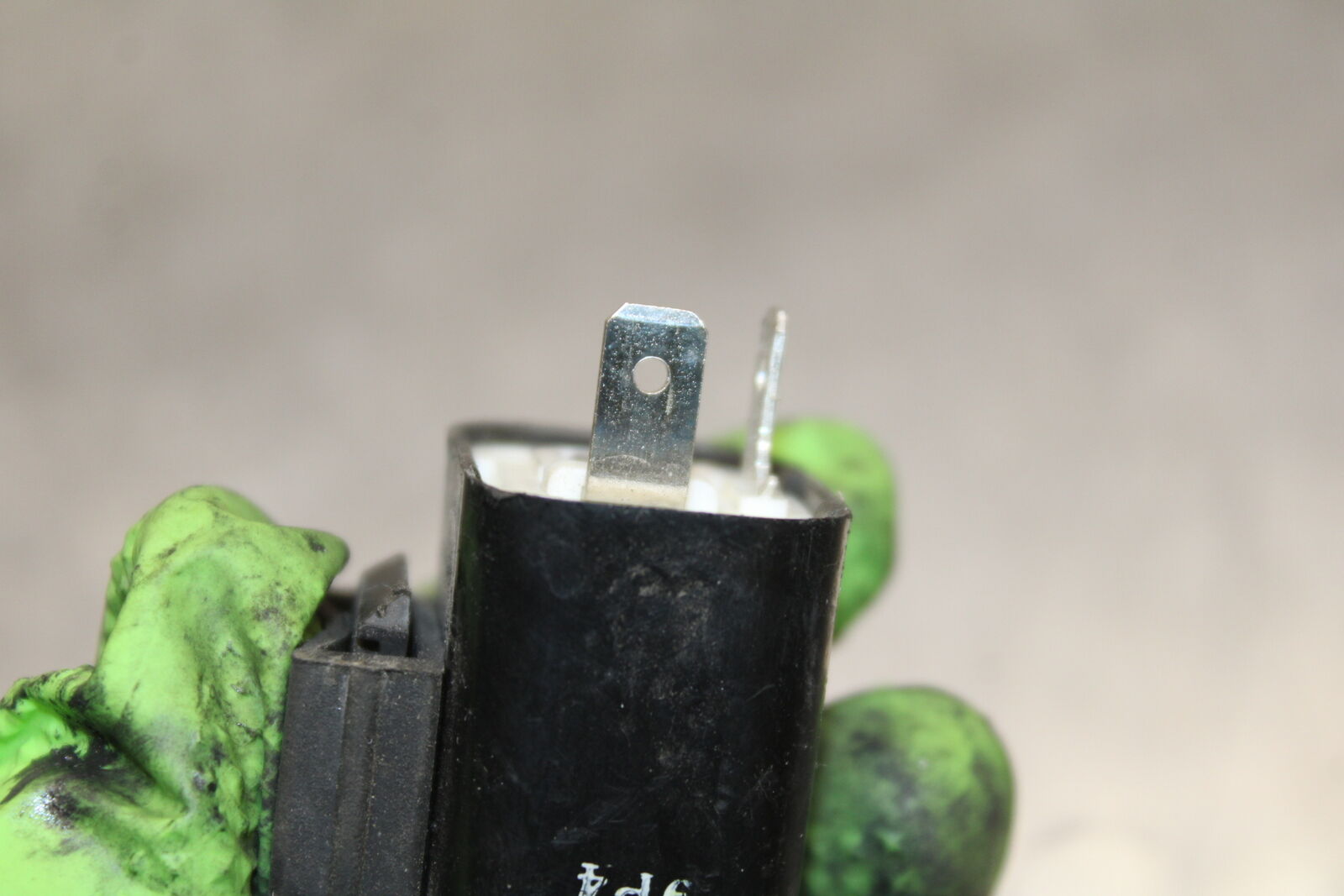 12-13 KAWASAKI Z1000 TURN SIGNAL BLINKER RELAY FLASHER SWITCH BB743