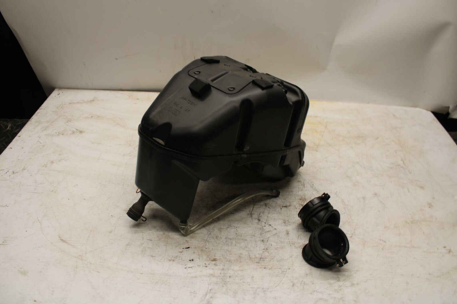 11-12 KAWASAKI NINJA 400 EX400 C AIRBOX AIR INTAKE FILTER BOX BB358