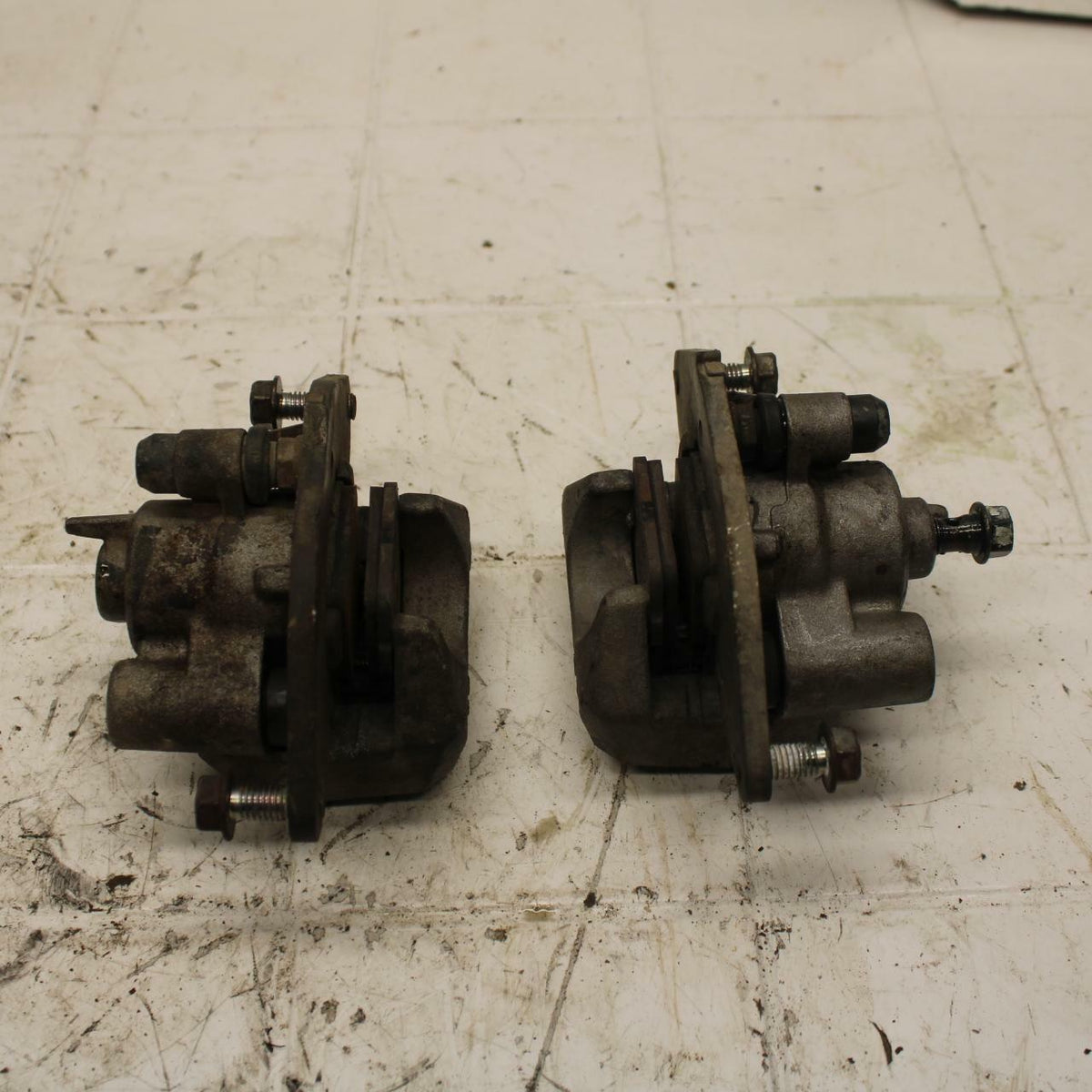 11-12 HONDA FOREMAN 500 LEFT RIGHT FRONT BRAKE CALIPER PAIR BB410