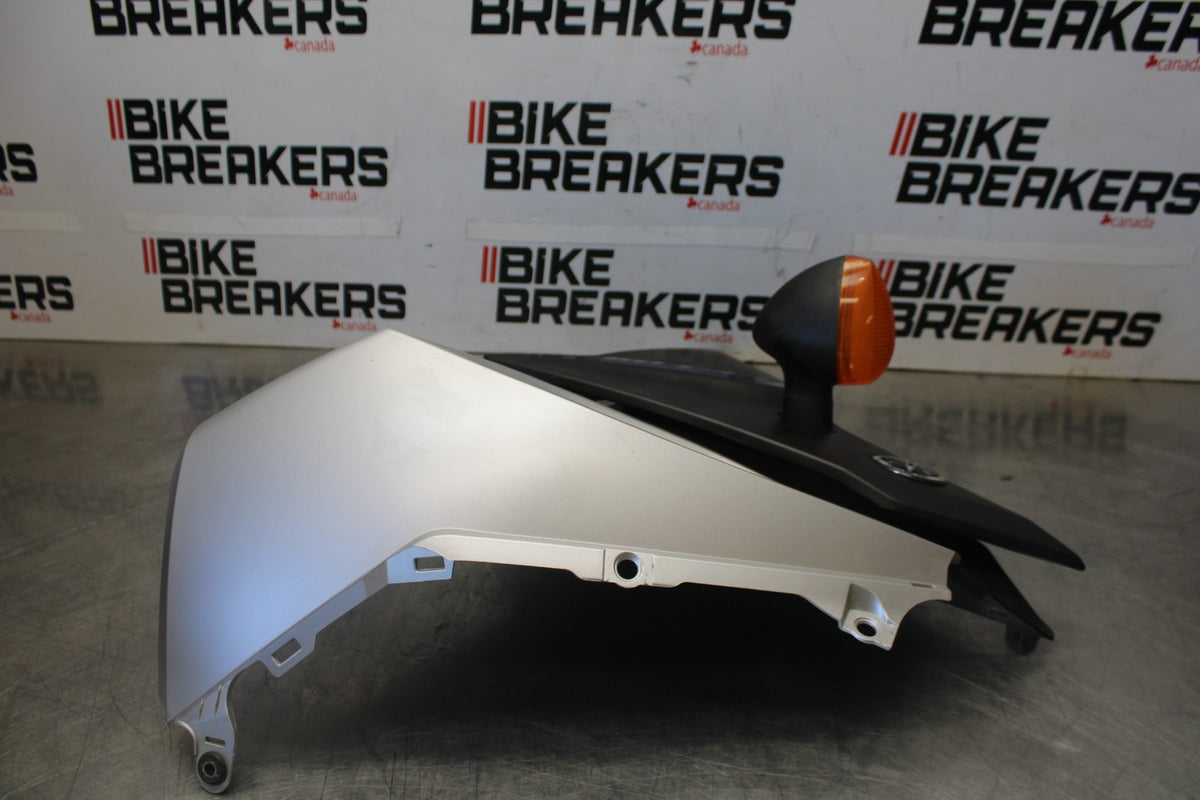 15-17 YAMAHA FJ09 LEFT FRONT UPPER MID SIDE FAIRING COWL PLASTIC BB906