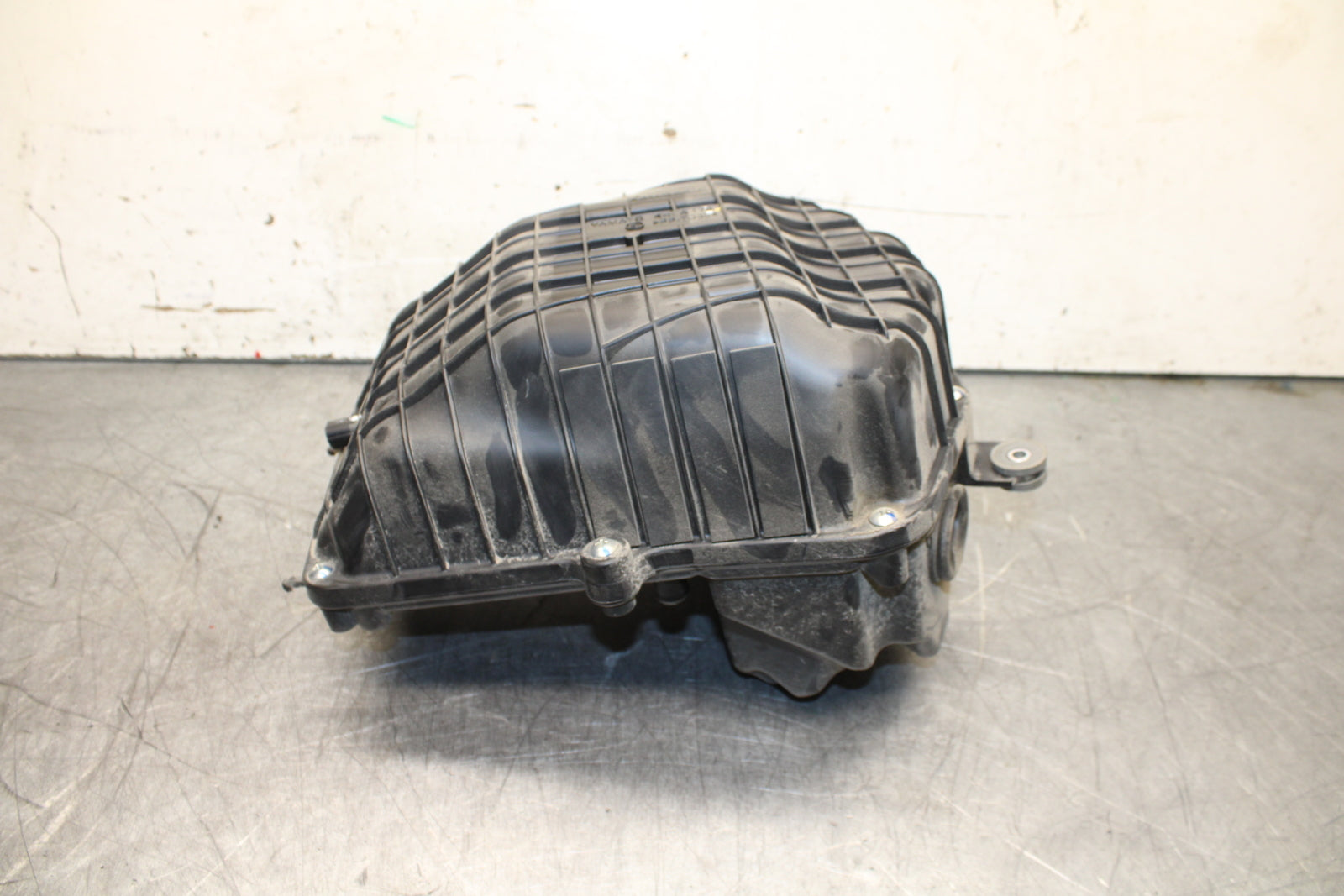 19-22 KAWASAKI Z400 AIRBOX AIR INTAKE FILTER BOX BB708